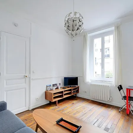 Charming - 1br- 2p - Nation Apartment